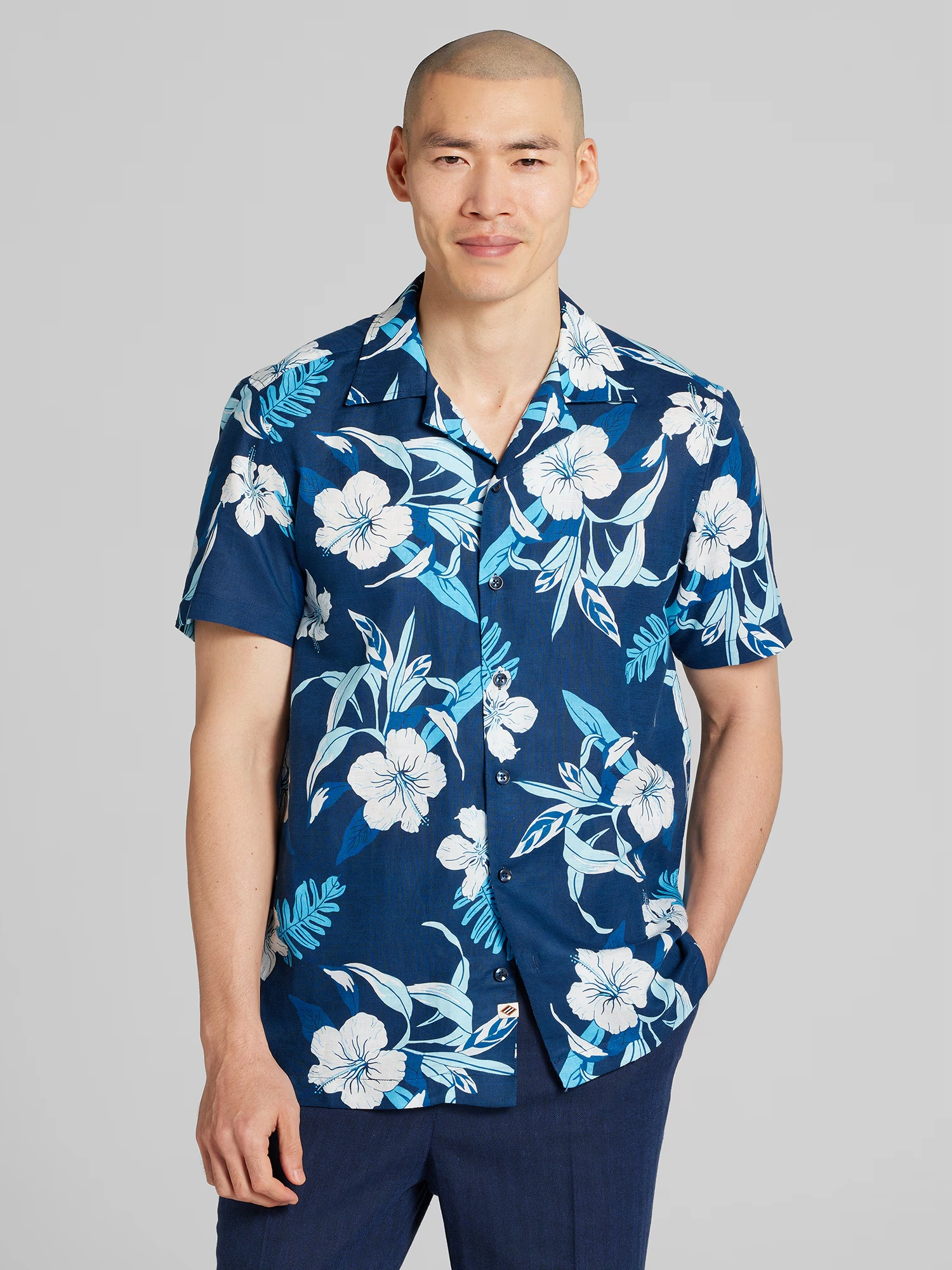 Modern Fit Short Sleeve Floral Camp Shirt
